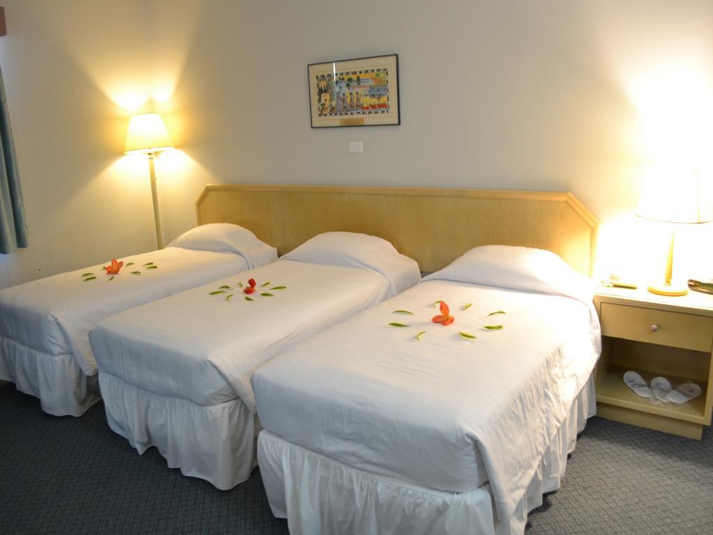 West Plaza Desekel Hotel Корор Екстериор снимка
