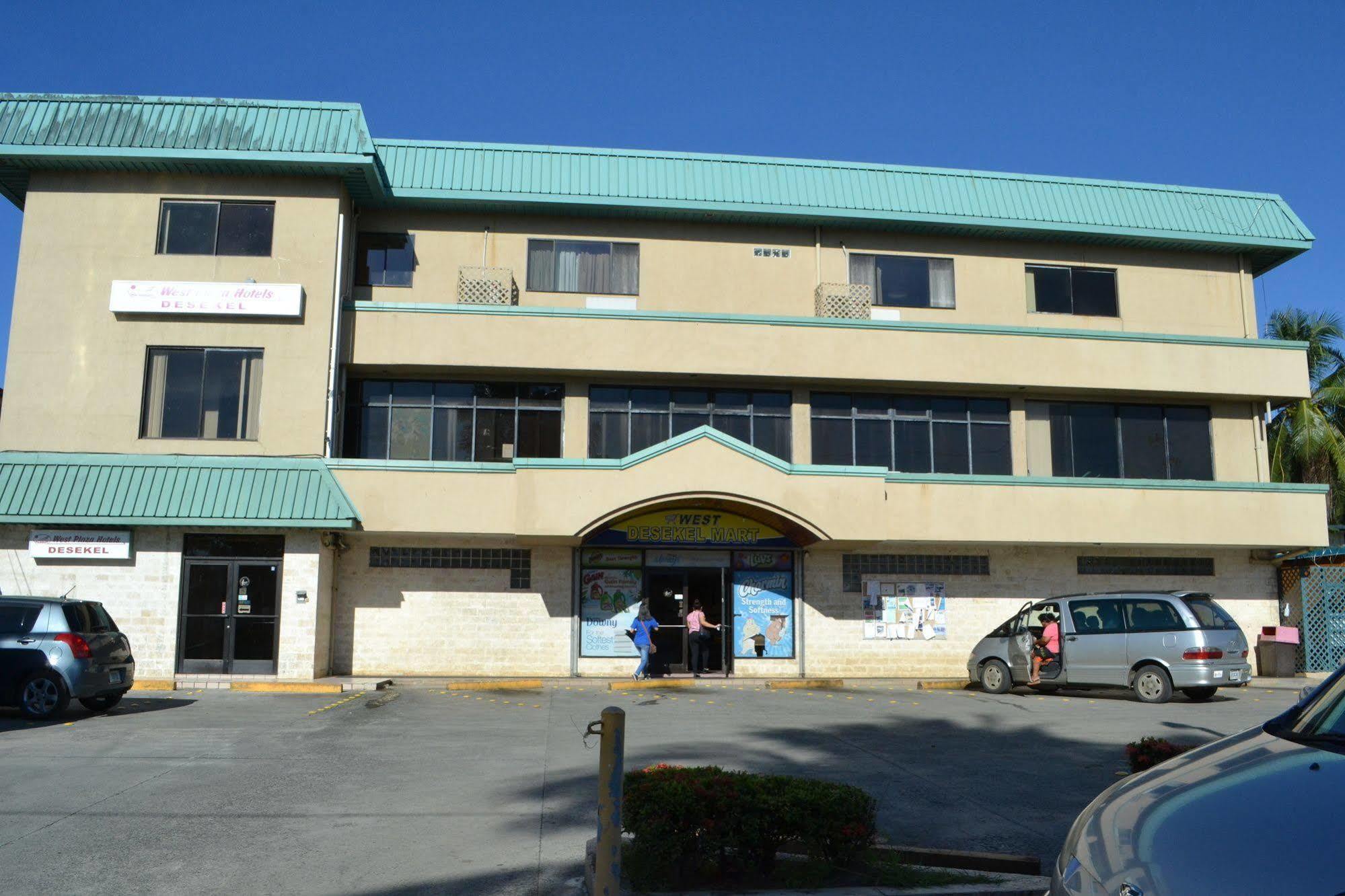 West Plaza Desekel Hotel Корор Екстериор снимка